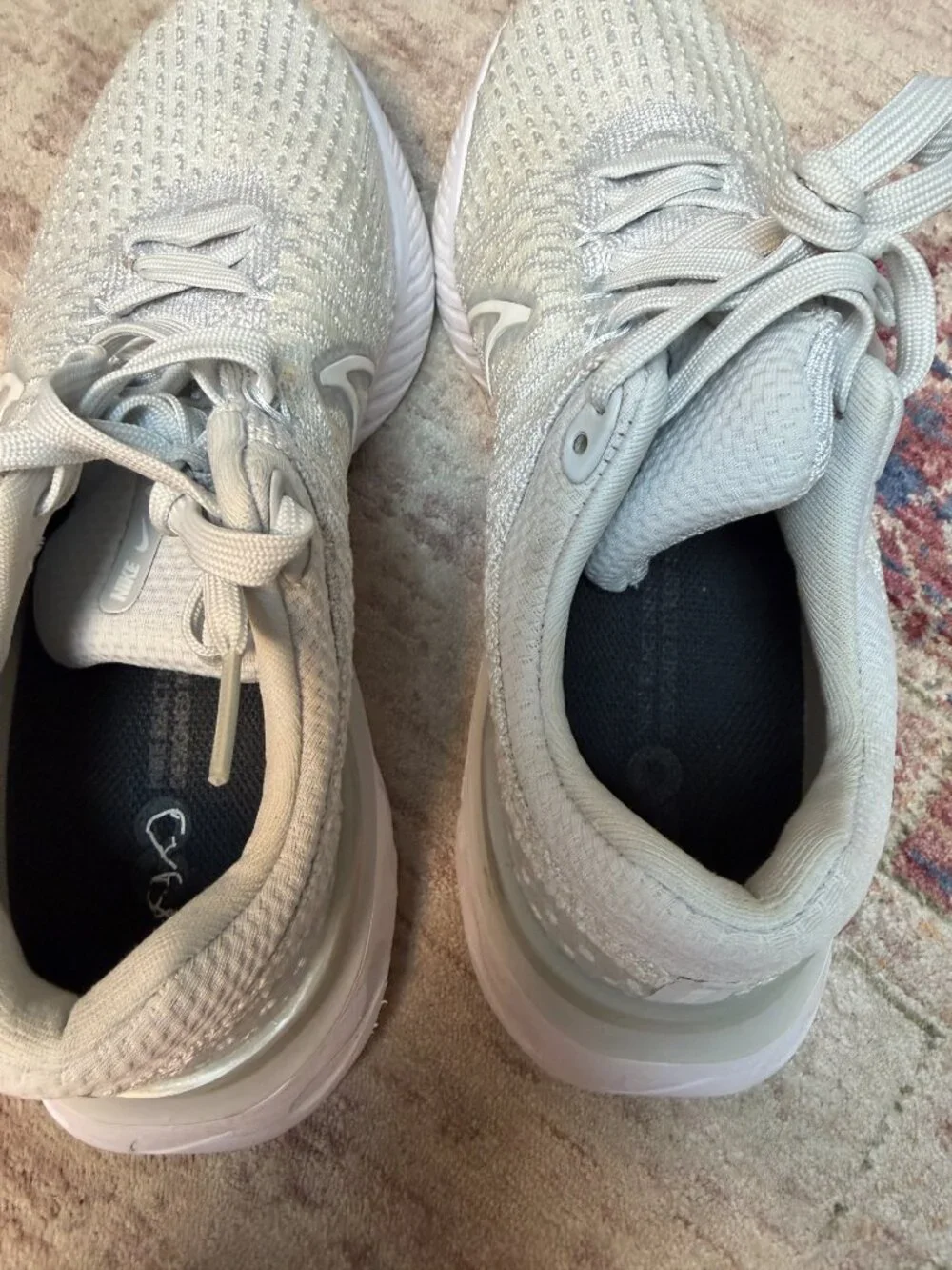 Nike React Infinity  Women's Silver Sneakers Size 8 in Great Shape